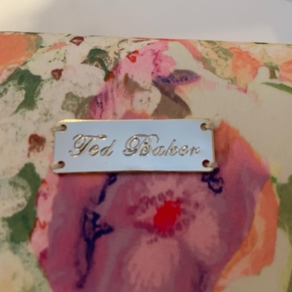 The cutest Ted Baker clutch/shoulder bag - Picture 2 of 5